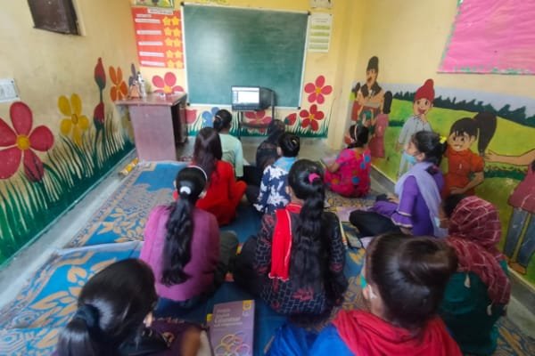 Data analytics training to children